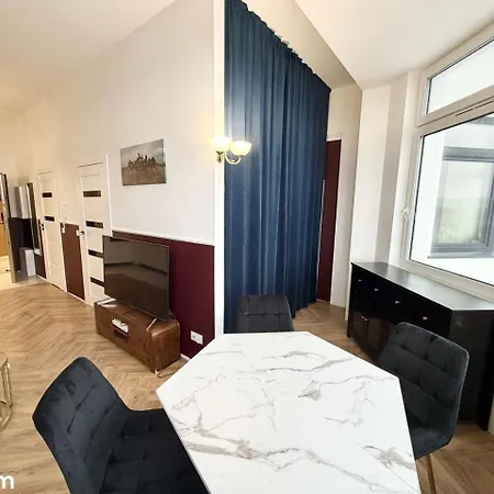 Glamour Point Apartment